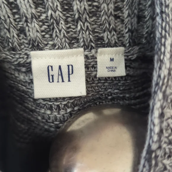 Gap sweater - Picture 3 of 5